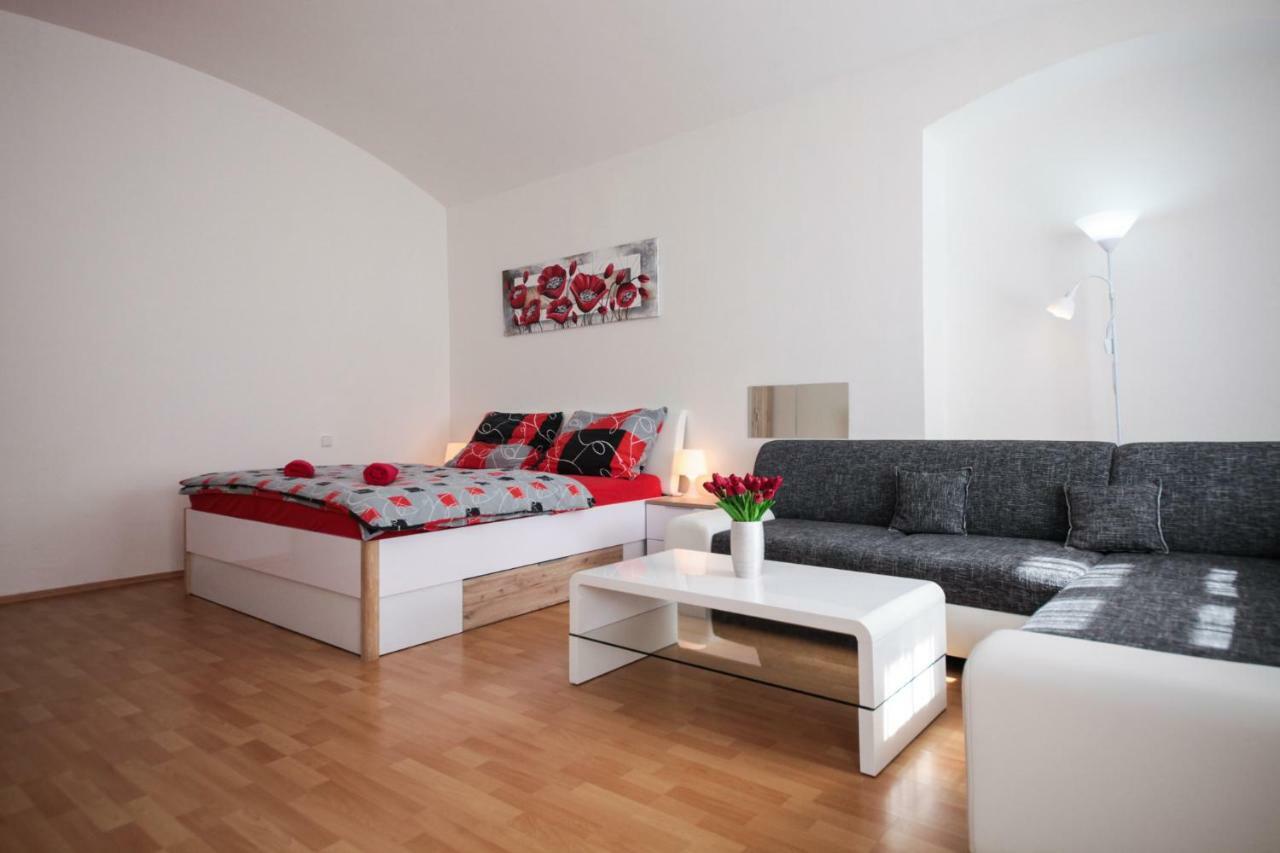 Family Duplex On Wenceslas Square Apartment Prague Ngoại thất bức ảnh