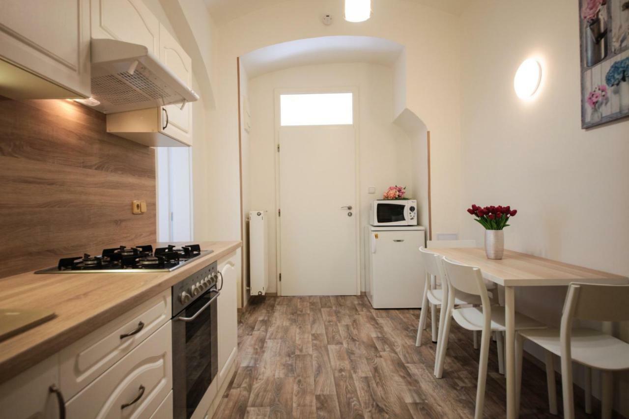 Family Duplex On Wenceslas Square Apartment Prague Ngoại thất bức ảnh