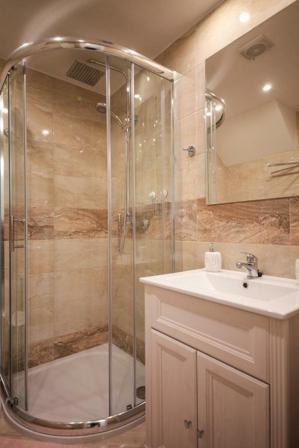 Family Duplex On Wenceslas Square Apartment Prague Ngoại thất bức ảnh